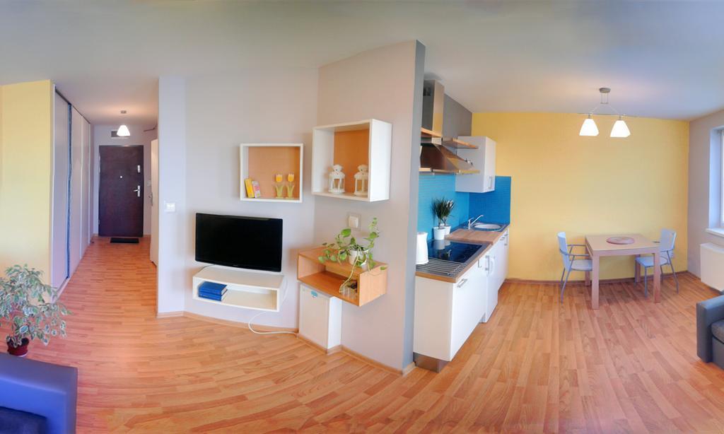 Tahiti Apartment Вроцлав Екстериор снимка