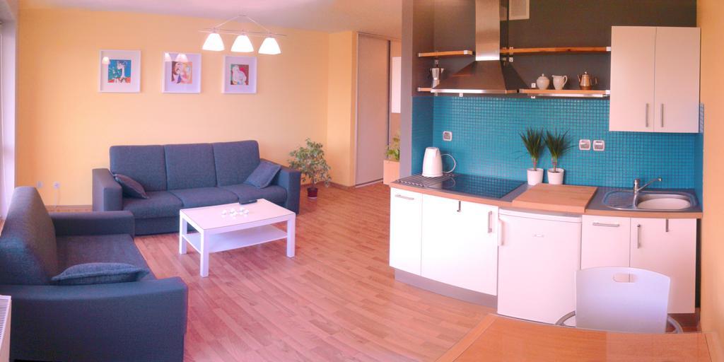 Tahiti Apartment Вроцлав Екстериор снимка