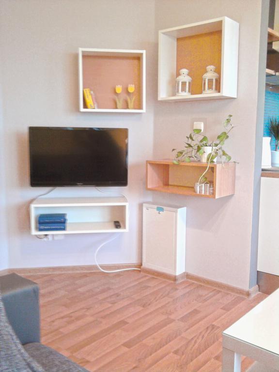 Tahiti Apartment Вроцлав Екстериор снимка